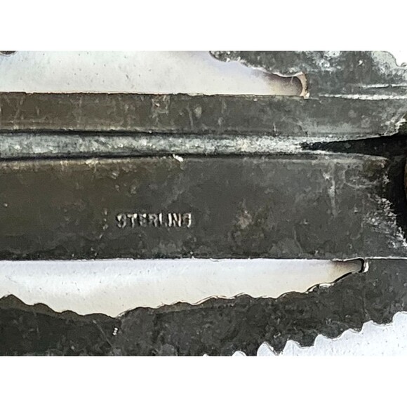 VINTAGE WWII U S Army Infantry STERLING RIFLE ON BLUE ENAMEL MEDAL/PIN (RT) - Picture 5 of 6